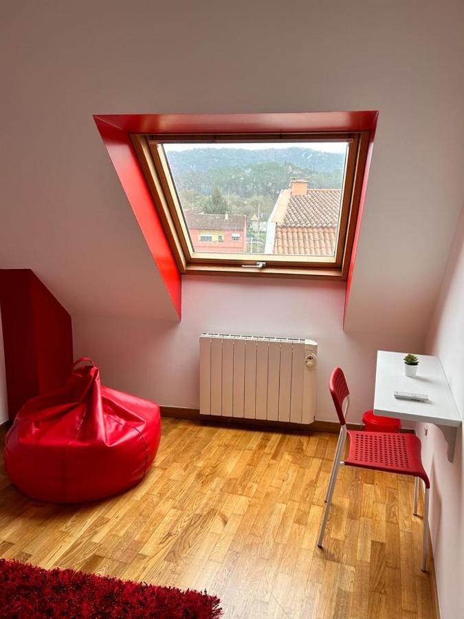 Acogedor Apartamento Atico En El Centro De O Porriño المظهر الخارجي الصورة